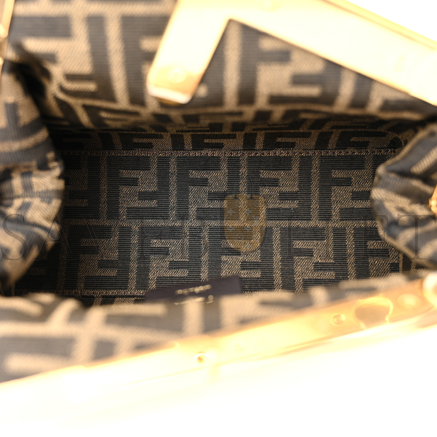 FENDI SHINY NAPPA SNAKESKIN SMALL FENDI FIRST SAND MAKE UP (26*18*9.5cm) FENDI SHINY NAPPA SNAKESKIN SMALL FENDI FIRST SAND MAKE UP (26*18*9.5cm)