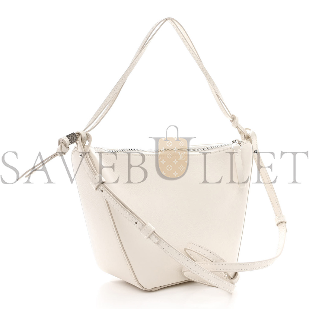 LOEWE CALFSKIN MINI HAMMOCK HOBO SOFT WHITE (17*17*10cm) LOEWE CALFSKIN MINI HAMMOCK HOBO SOFT WHITE (17*17*10cm)