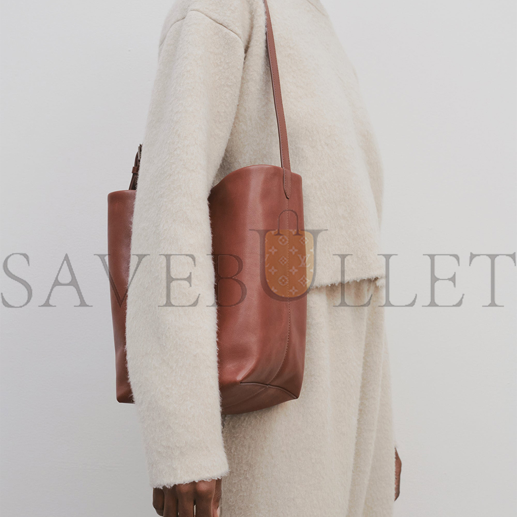 THE ROW MEDIUM NS SHOULDER BAG IN LEATHER COGNAC W1588L72CGNPL (33*28*15cm) THE ROW MEDIUM NS SHOULDER BAG IN LEATHER COGNAC W1588L72CGNPL (33*28*15cm)