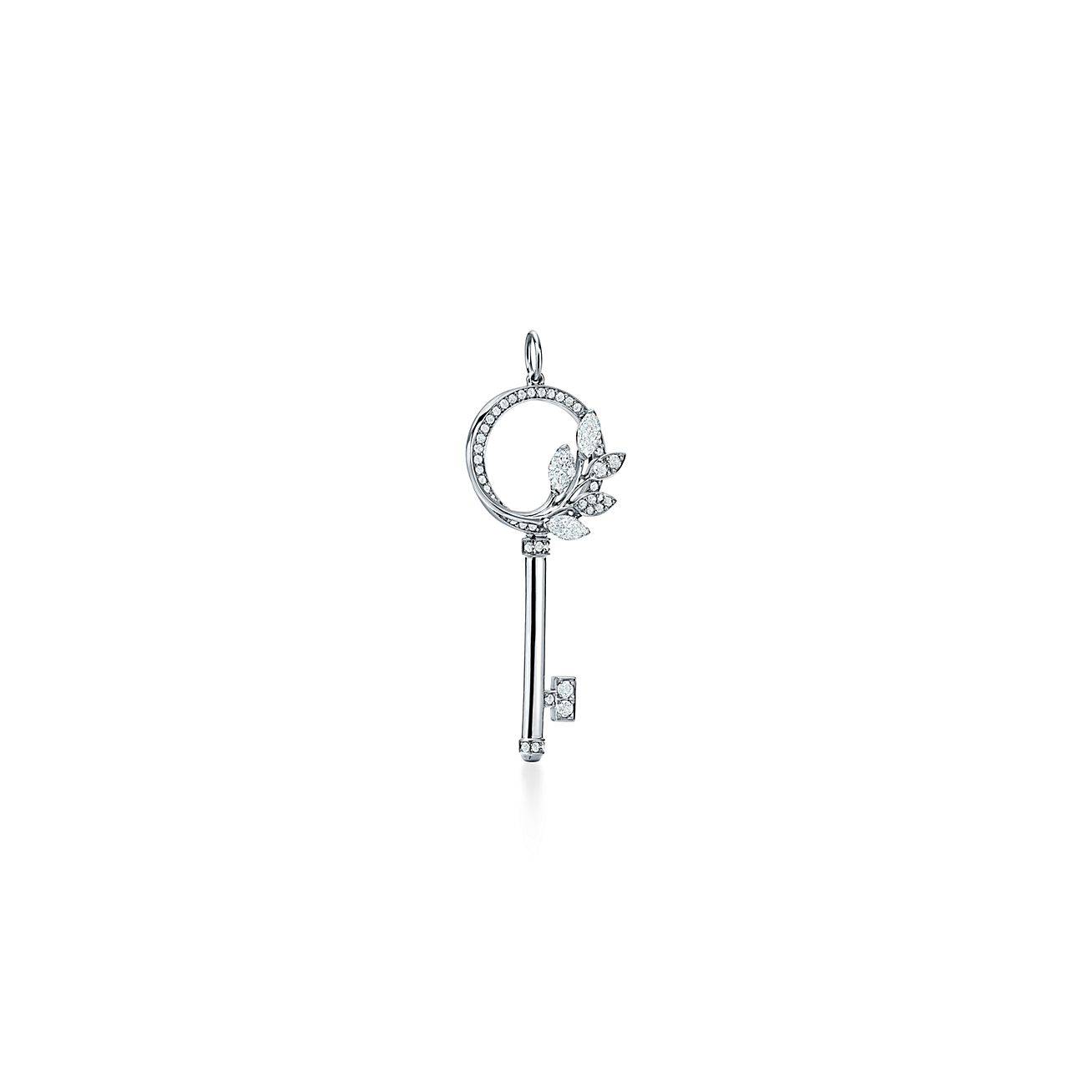 TIFFANY KEYS TIFFANY VICTORIA® DIAMOND VINE CIRCLE KEY IN PLATINUM TIFFANY KEYS TIFFANY VICTORIA® DIAMOND VINE CIRCLE KEY IN PLATINUM