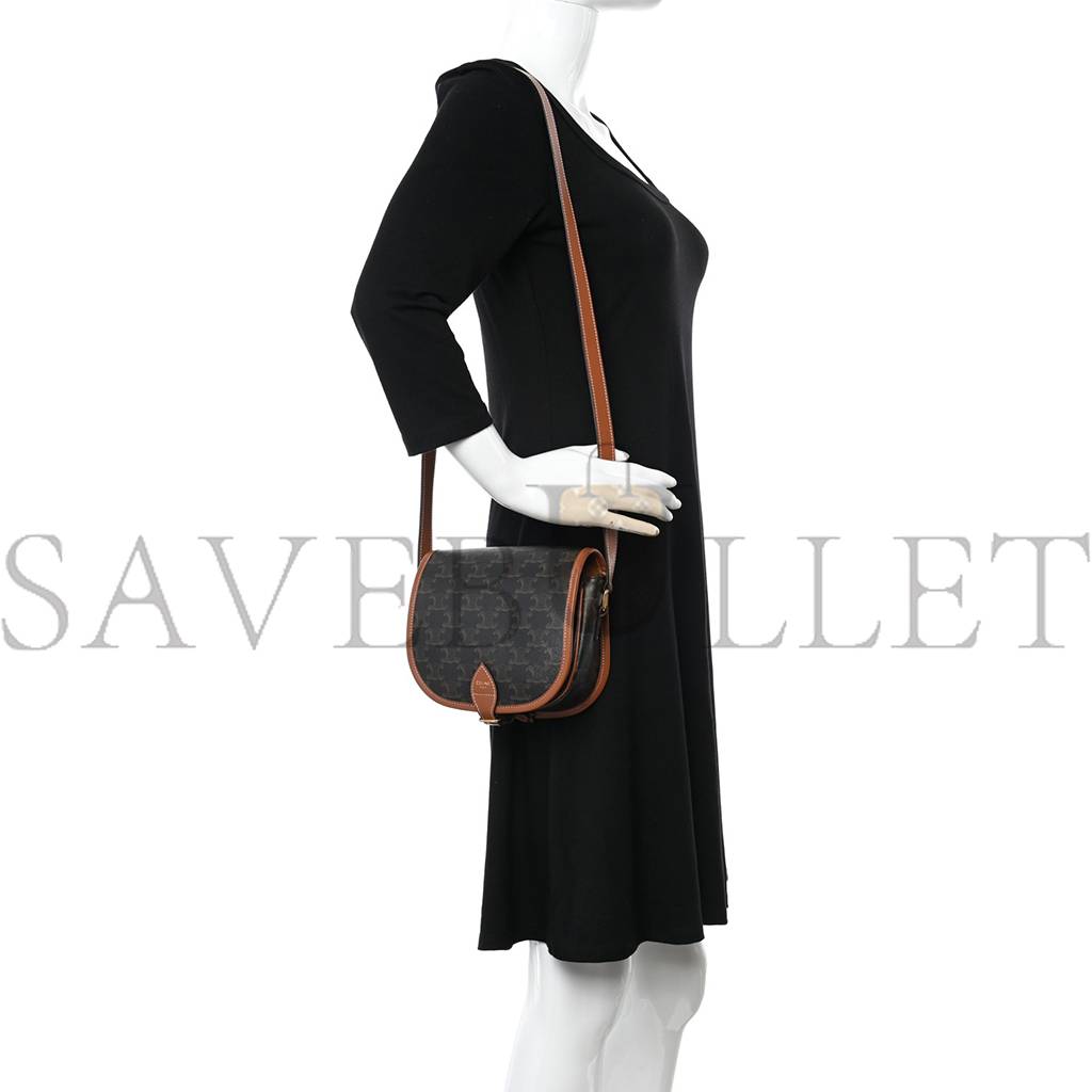CELINE TRIOMPHE CANVAS MEDIUM FOLCO BAG TAN (18*17*6cm) CELINE TRIOMPHE CANVAS MEDIUM FOLCO BAG TAN (18*17*6cm)